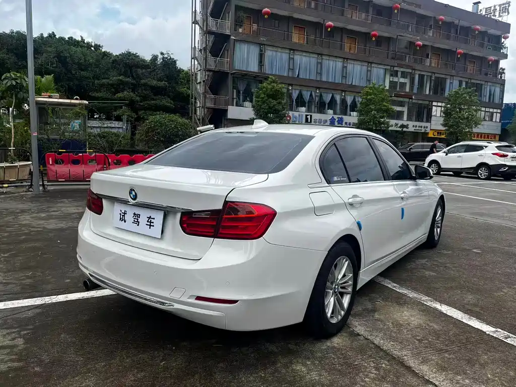 BMW 3 Series 2015 — фото 13