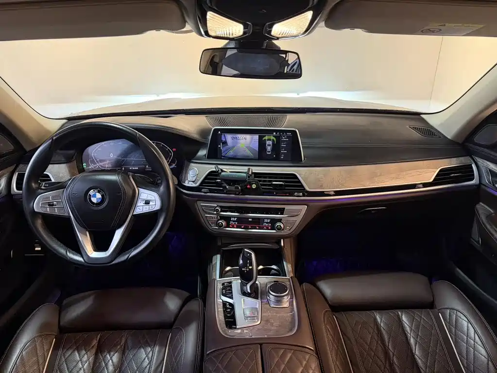 BMW 7 Series 2021 — фото 9