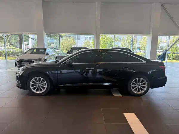 Audi A6L 2022