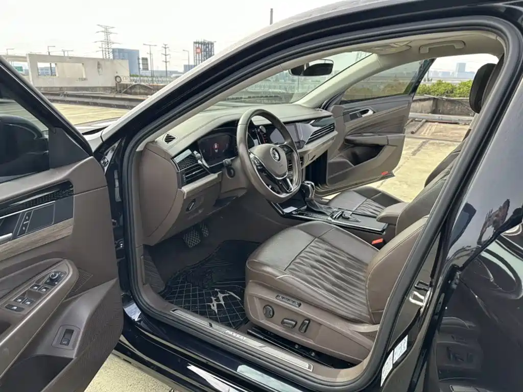 Volkswagen Passat 2019 — фото 12