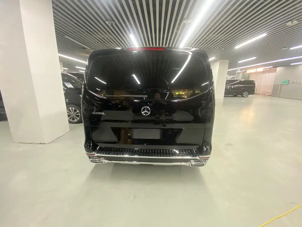 Mercedes-Benz V-Class 2021 — фото 21