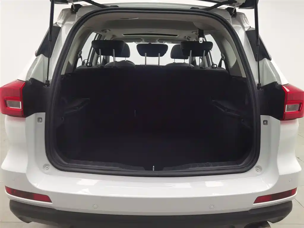 Haval M6 2018 — фото 16
