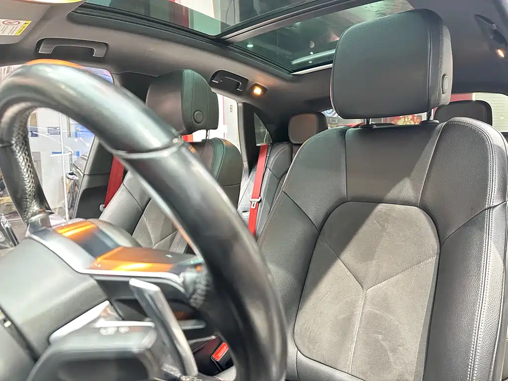 Porsche Macan 2018 — фото 11