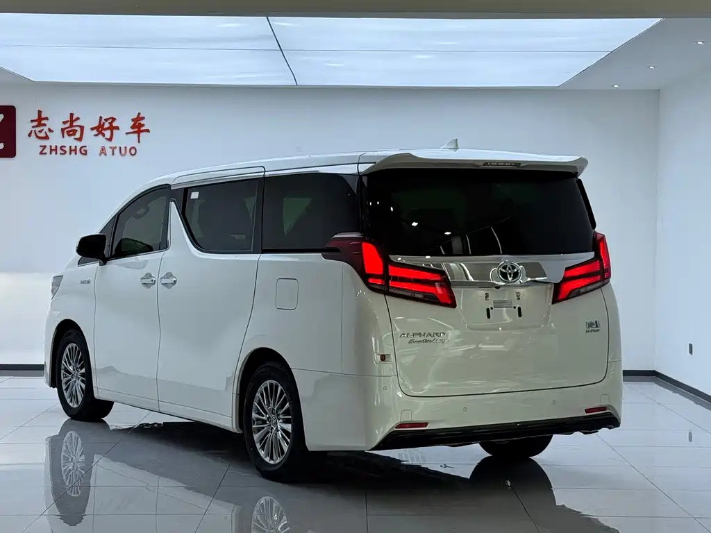 Toyota Alphard 2021 — фото 15