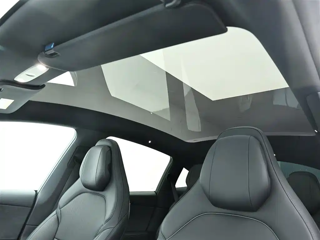 Tesla Model Y L 2025 — фото 11