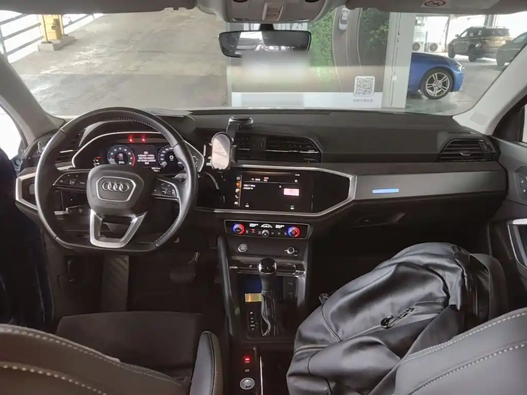 Audi Q3 2020 — фото 10