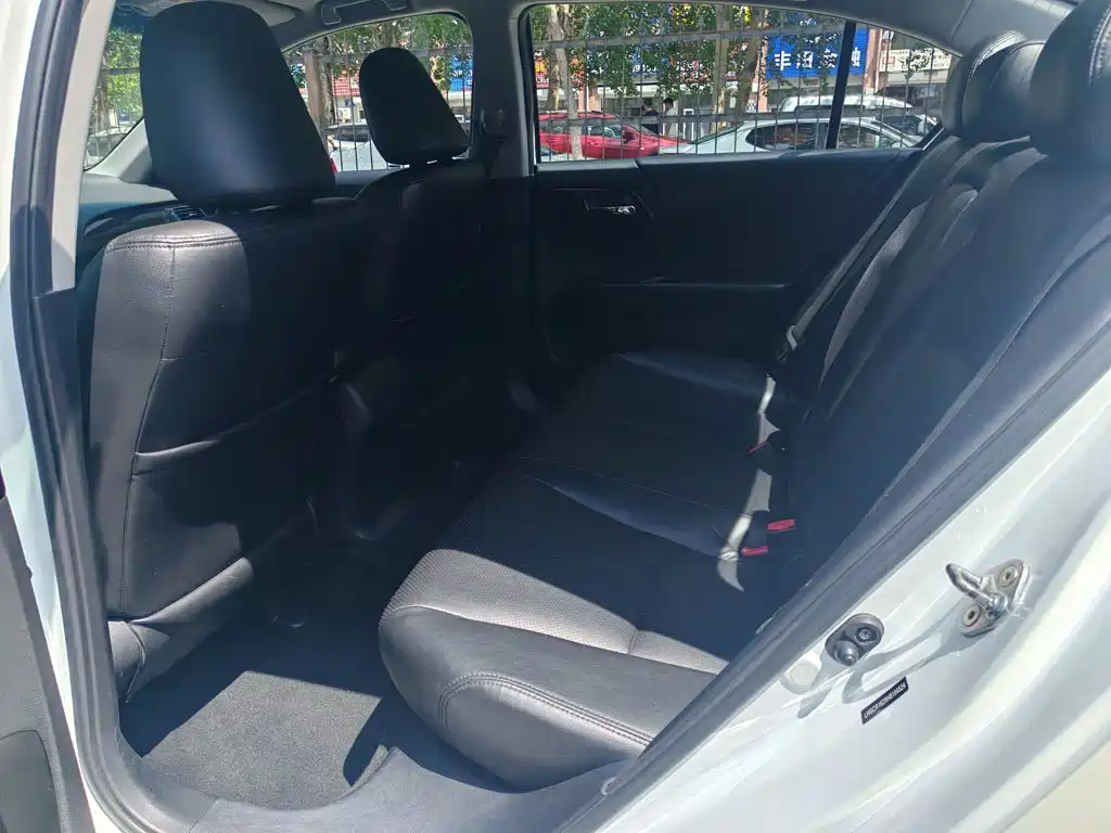 Honda Accord 2016 — фото 13