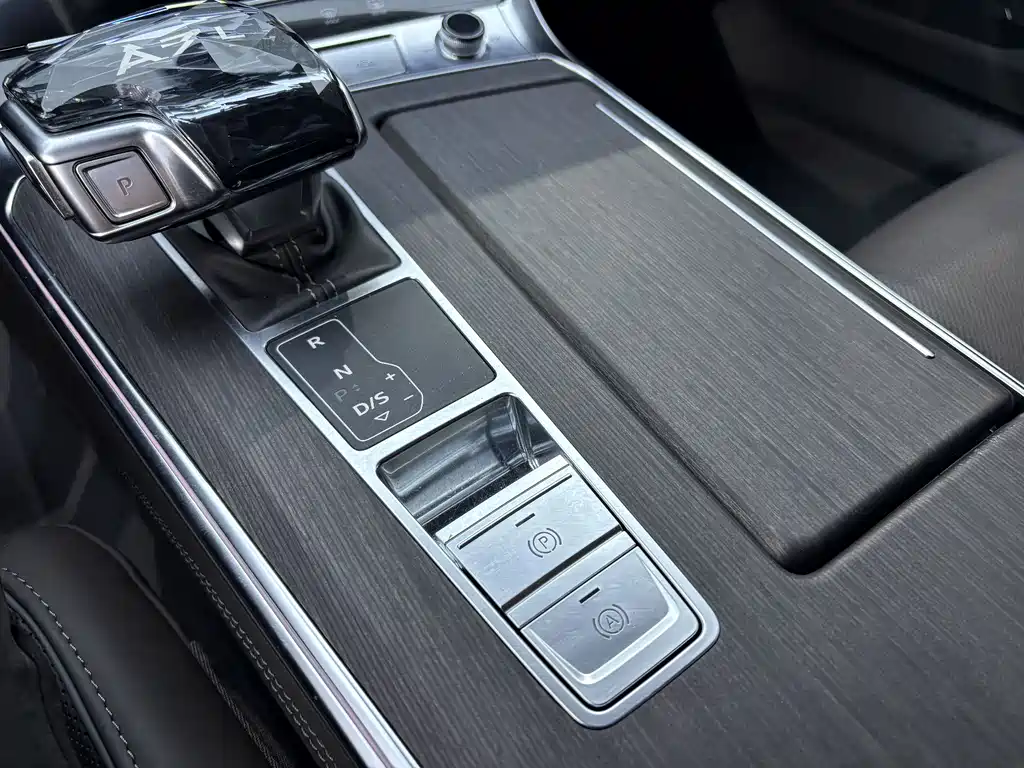 Audi A7L 2023 — фото 10