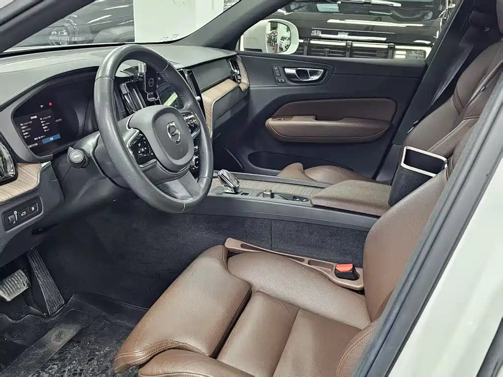 Volvo XC60 PHEV 2022