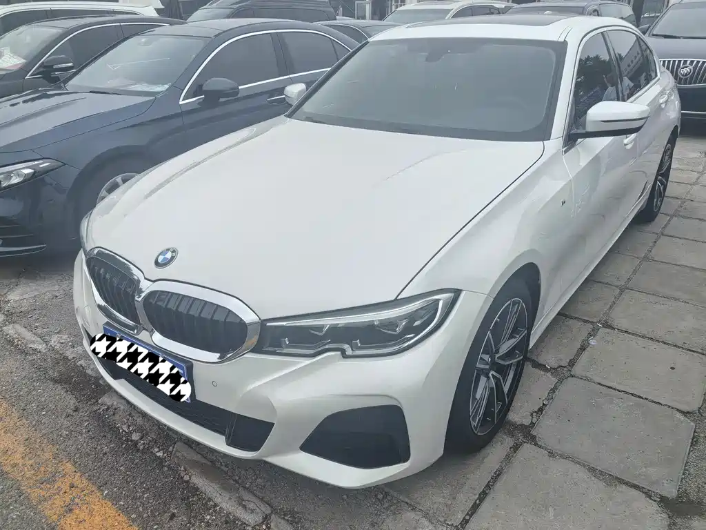 BMW 3 Series 2022 — фото 1