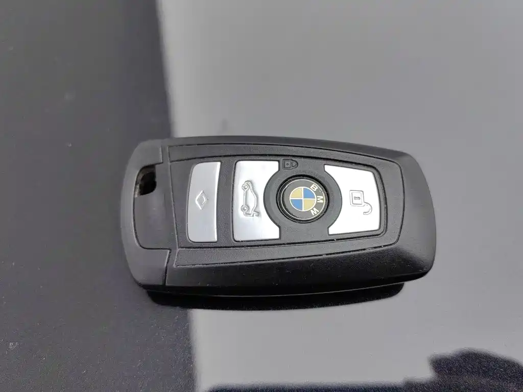 BMW 5 Series 2013 — фото 19