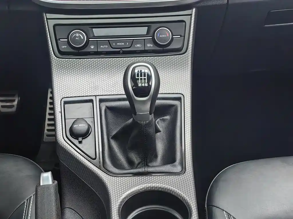 Geely Emgrand GS 2017 — фото 13