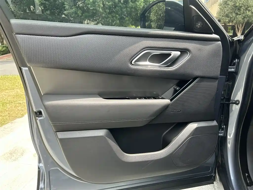 Land Rover Velar 2021 — фото 17