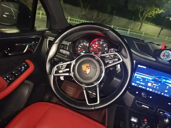 Porsche Macan 2014