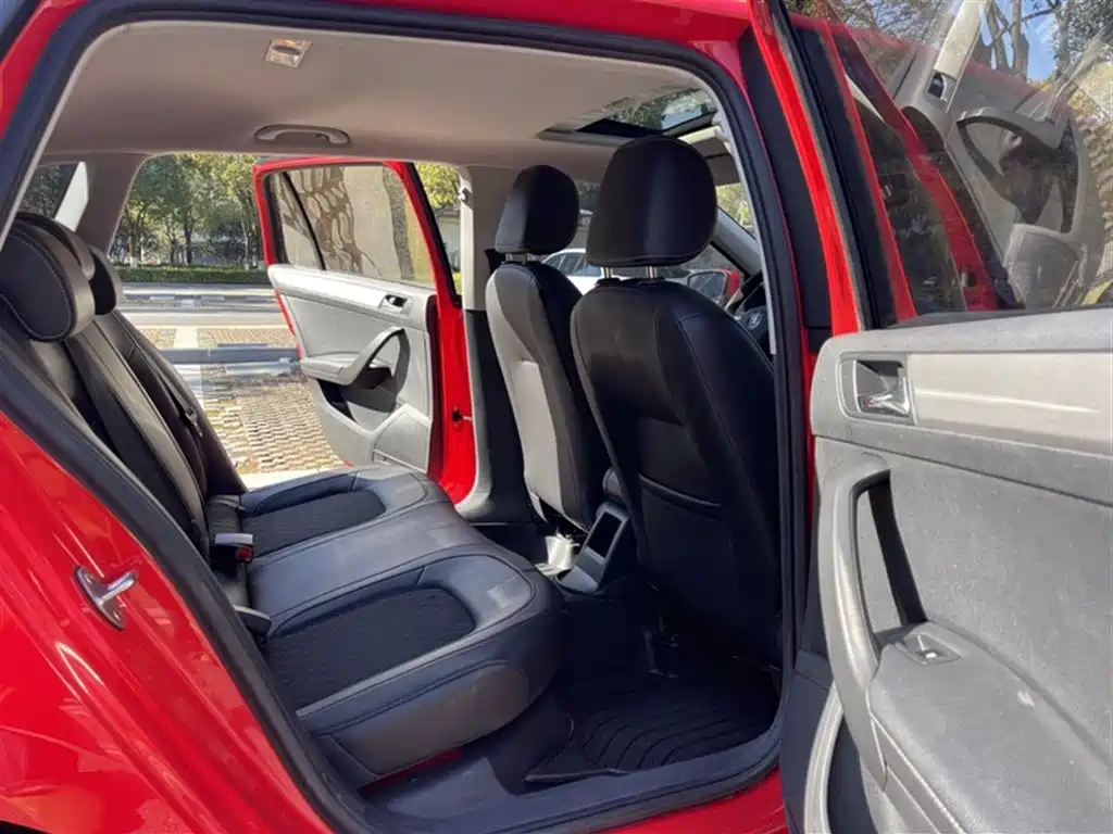 Skoda Rapid Spaceback 2020 — фото 14