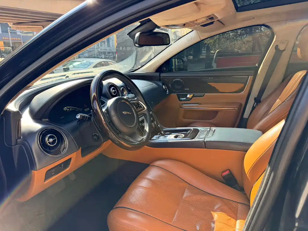 Jaguar XJ 2013