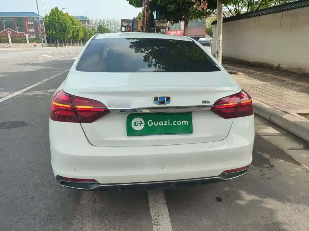 Geely Emgrand 2018
