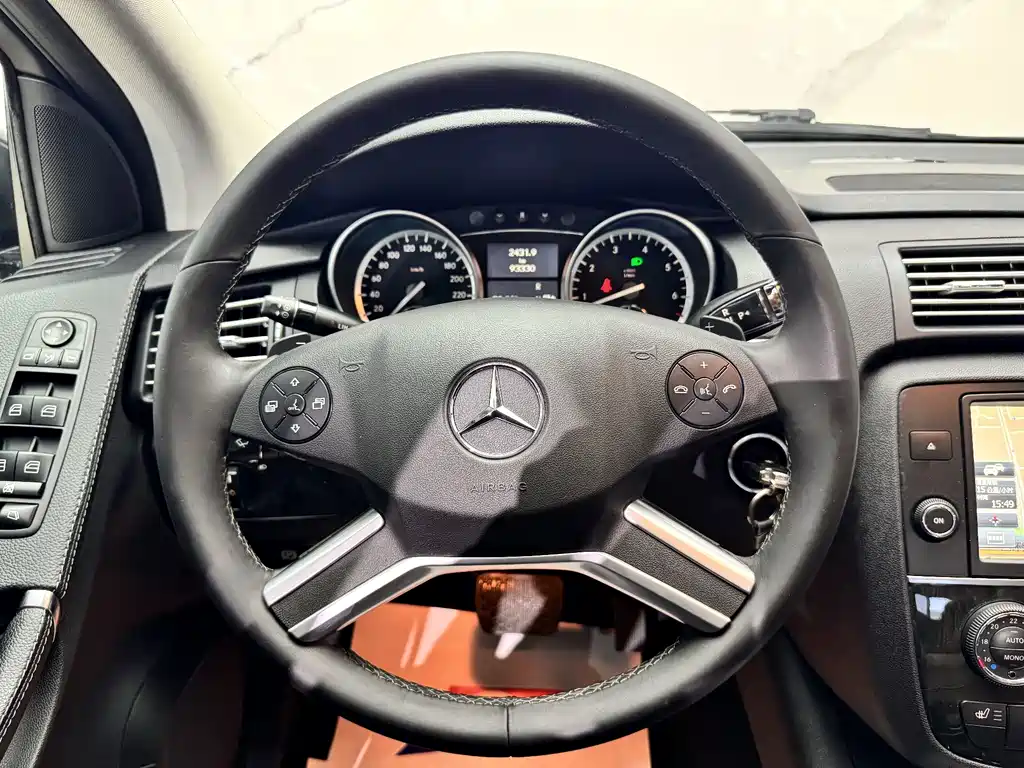 Mercedes-Benz R-Class 2016 — фото 10