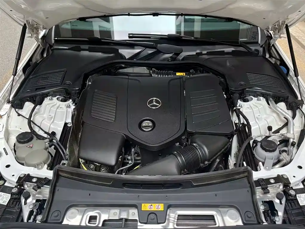 Mercedes-Benz C-Class 2025