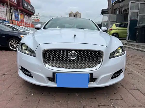 Jaguar XJ 2012