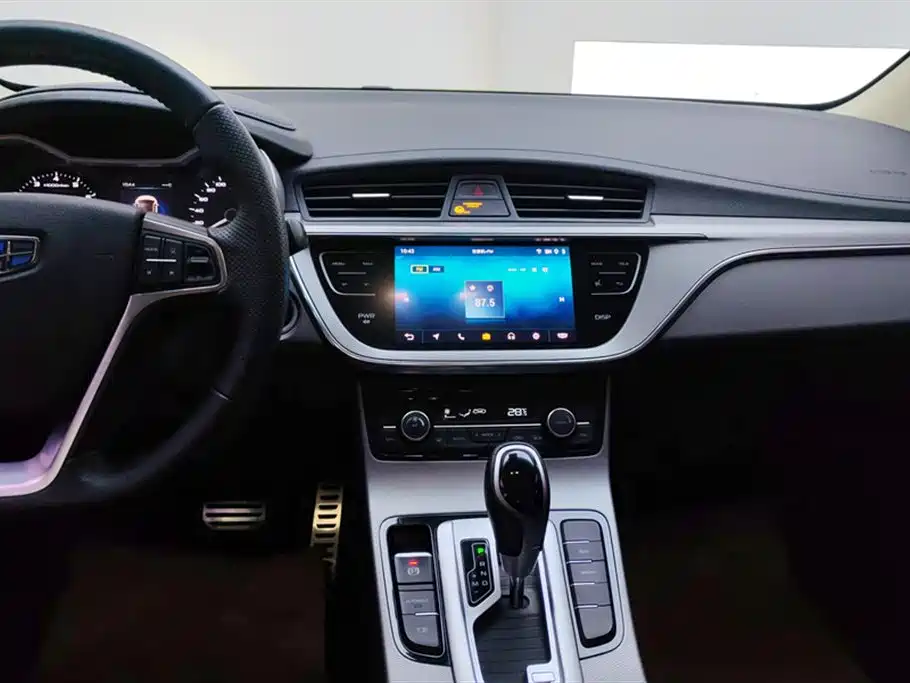 Geely Emgrand GS 2018 — фото 13