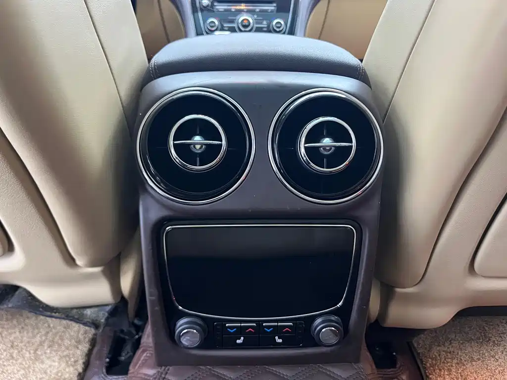Jaguar XJ 2015 — фото 20