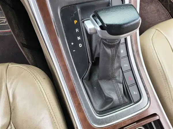Roewe 950 2015