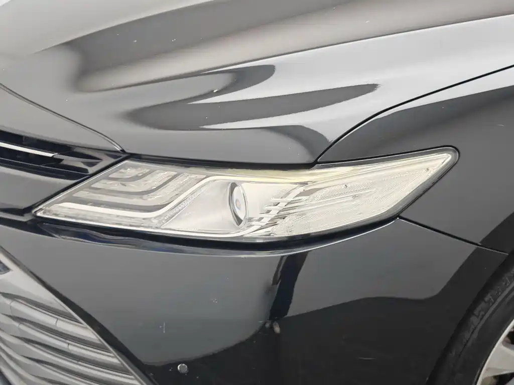 Toyota Camry 2018 — фото 8