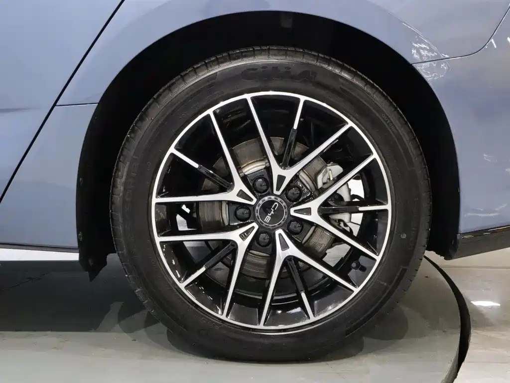 BYD Seal 07 DM-i 2025 — фото 19