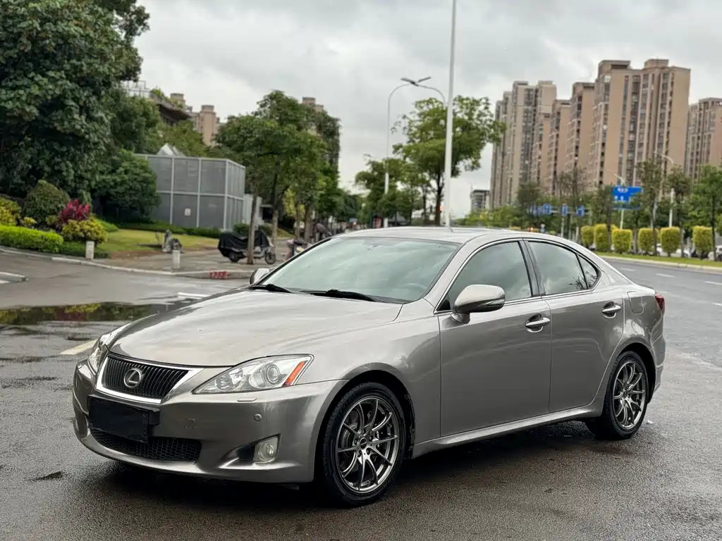 Lexus IS 2009