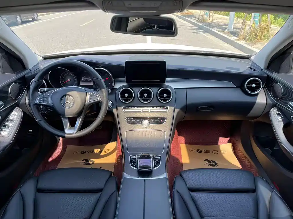 Mercedes-Benz C-Class 2018 — фото 20