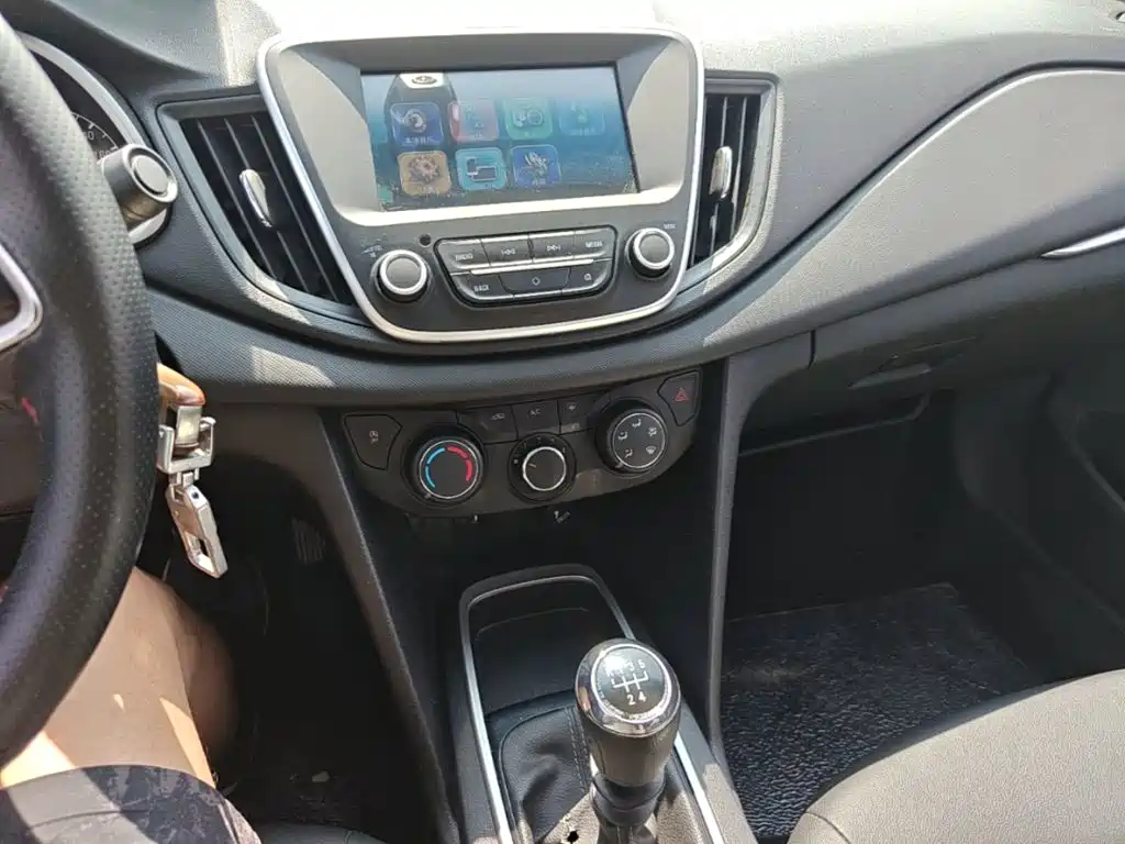 Chevrolet Cavalier 2018 — фото 13