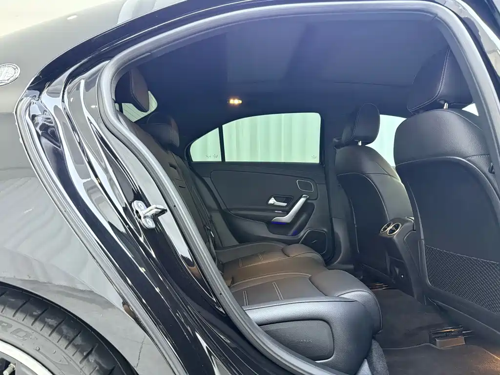 Mercedes-Benz A-Class AMG 2025 — фото 14