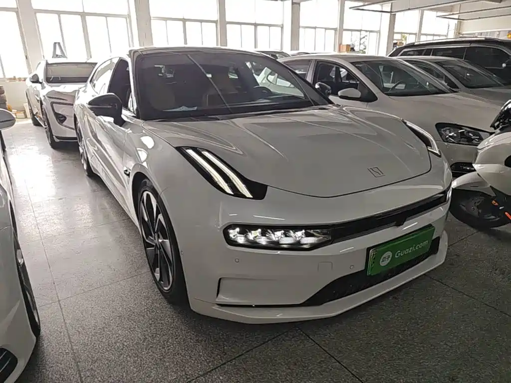Zeekr 001 2022