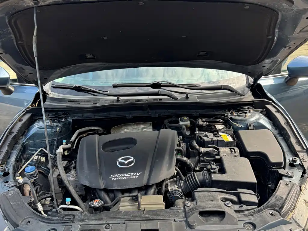 Mazda 3 Axela 2016 — фото 15