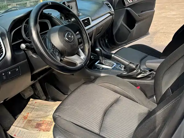Mazda 3 Axela 2016