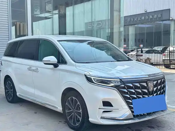 Roewe iMAX8 2024