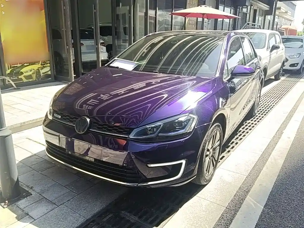 Volkswagen Golf EV 2020
