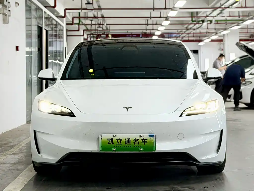 Tesla Model 3 2025