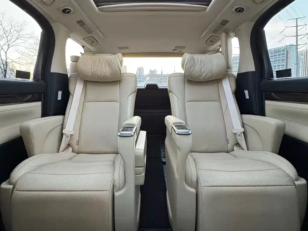 Toyota Alphard 2022 — фото 7