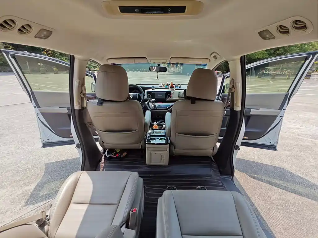 Honda Odyssey 2015 — фото 11