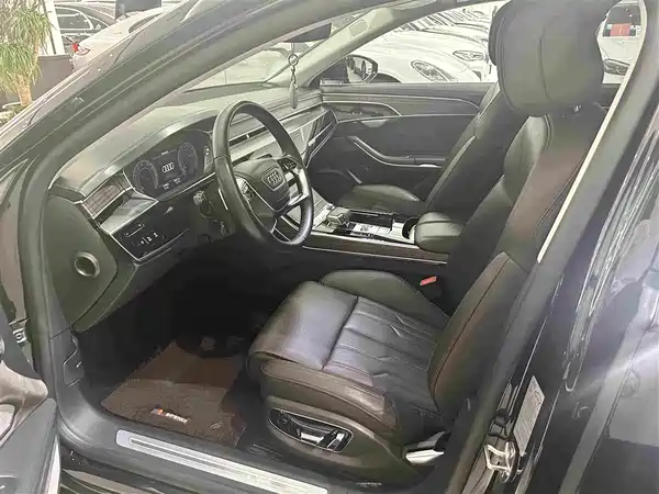 Audi A8 2022