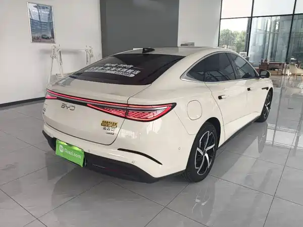 BYD Seal 07 DM-i 2025
