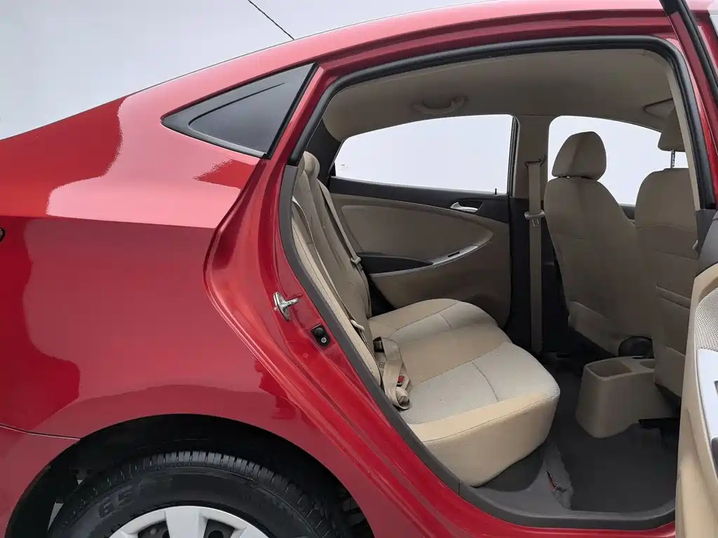 Hyundai Accent 2013 — фото 15