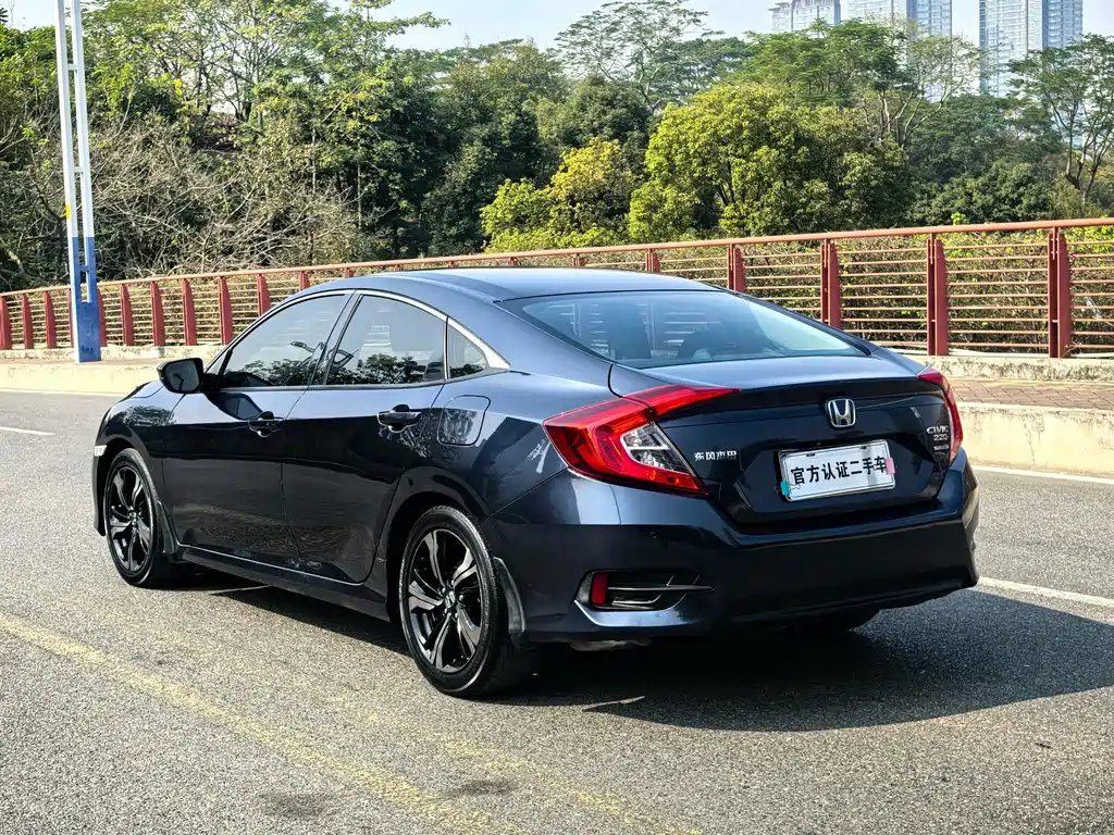 Honda Civic 2016 — фото 8