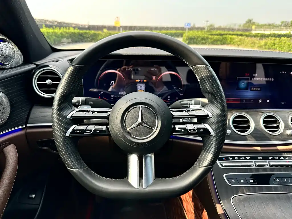 Mercedes-Benz E-Class 2022 — фото 16