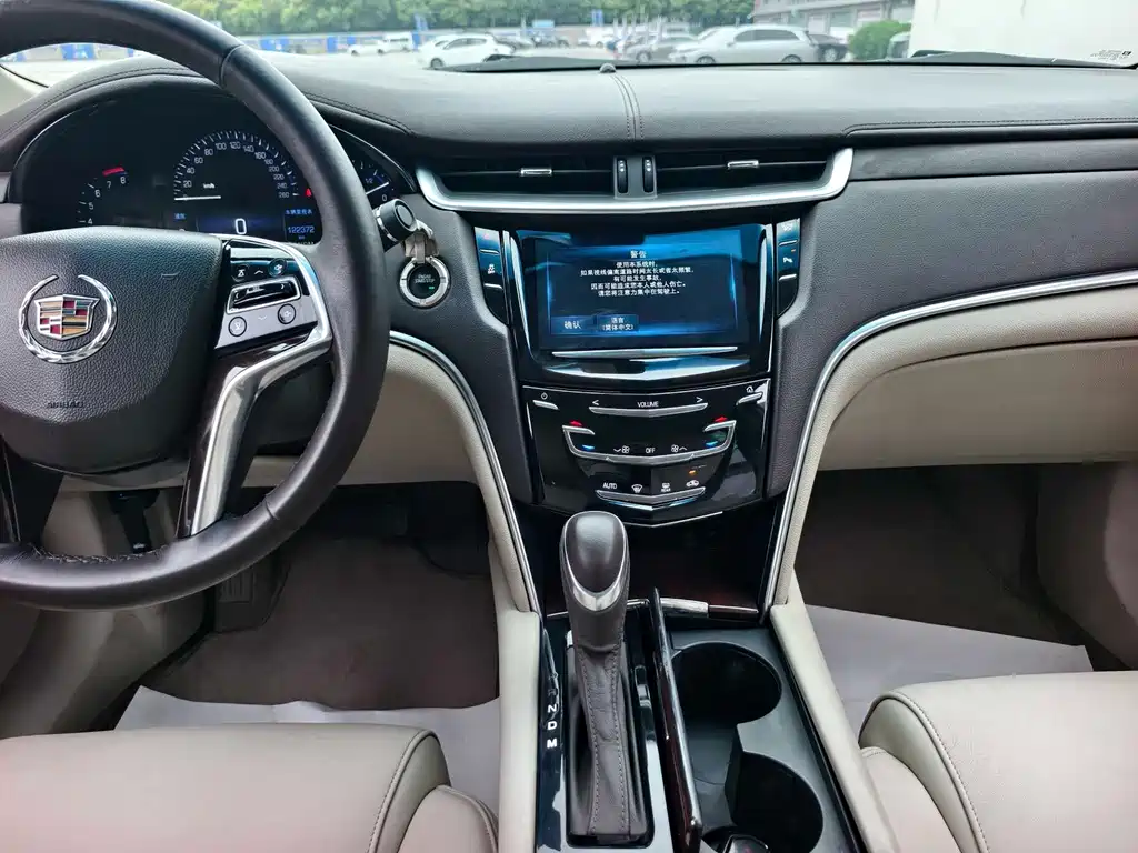 Cadillac XTS 2015 — фото 13
