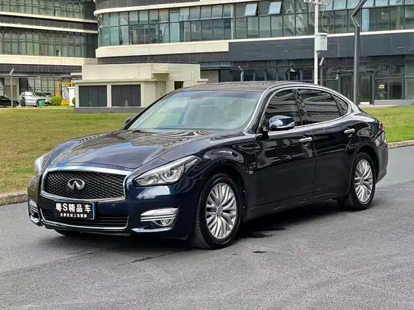 Infiniti Q70 2017