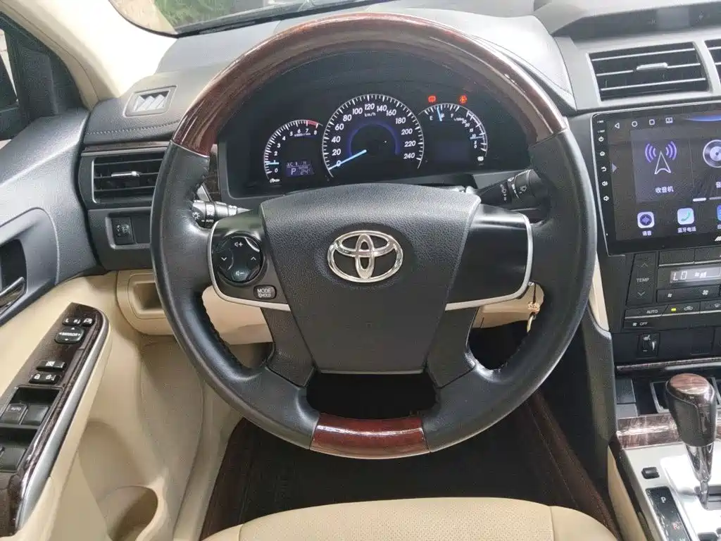 Toyota Camry 2015