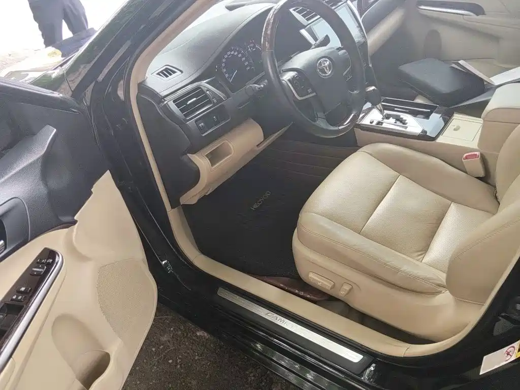 Toyota Camry 2015 — фото 14